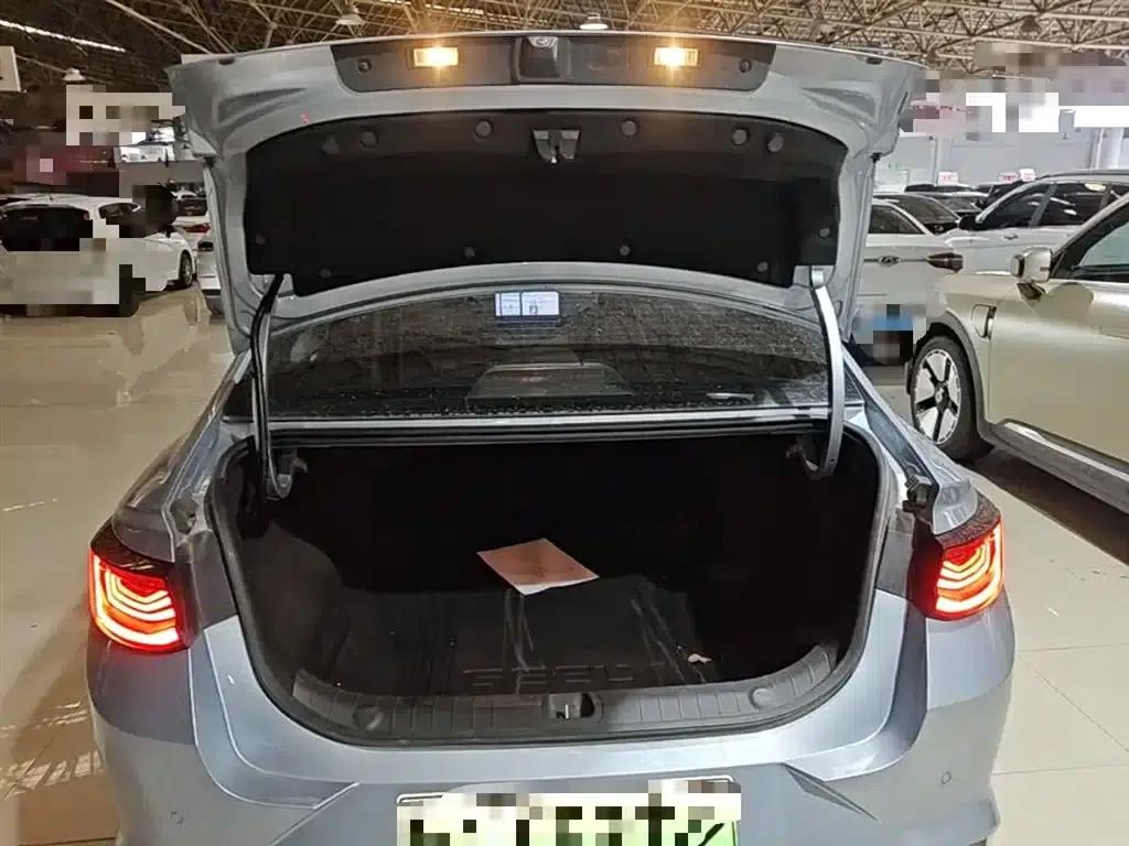 Geely Emgrand L HiP 2024 Champion Edition 1.5TD-DHT Pro 100KM Excellent Model — миниатюра 19
