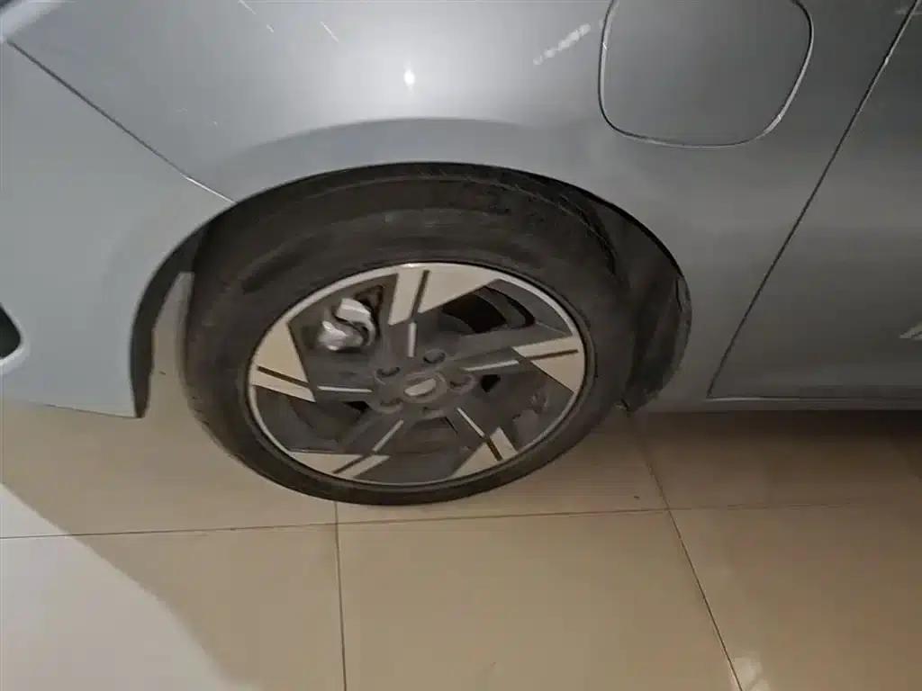 Geely Emgrand L HiP 2024 Champion Edition 1.5TD-DHT Pro 100KM Excellent Model — миниатюра 23
