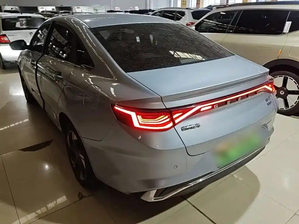 Geely Emgrand L HiP 2024 Champion Edition 1.5TD-DHT Pro 100KM Excellent Model — миниатюра 5