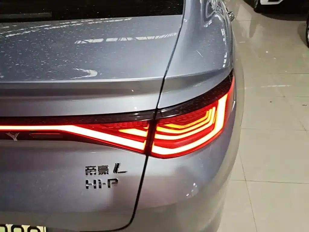 Geely Emgrand L HiP 2024 Champion Edition 1.5TD-DHT Pro 100KM Excellent Model — миниатюра 8