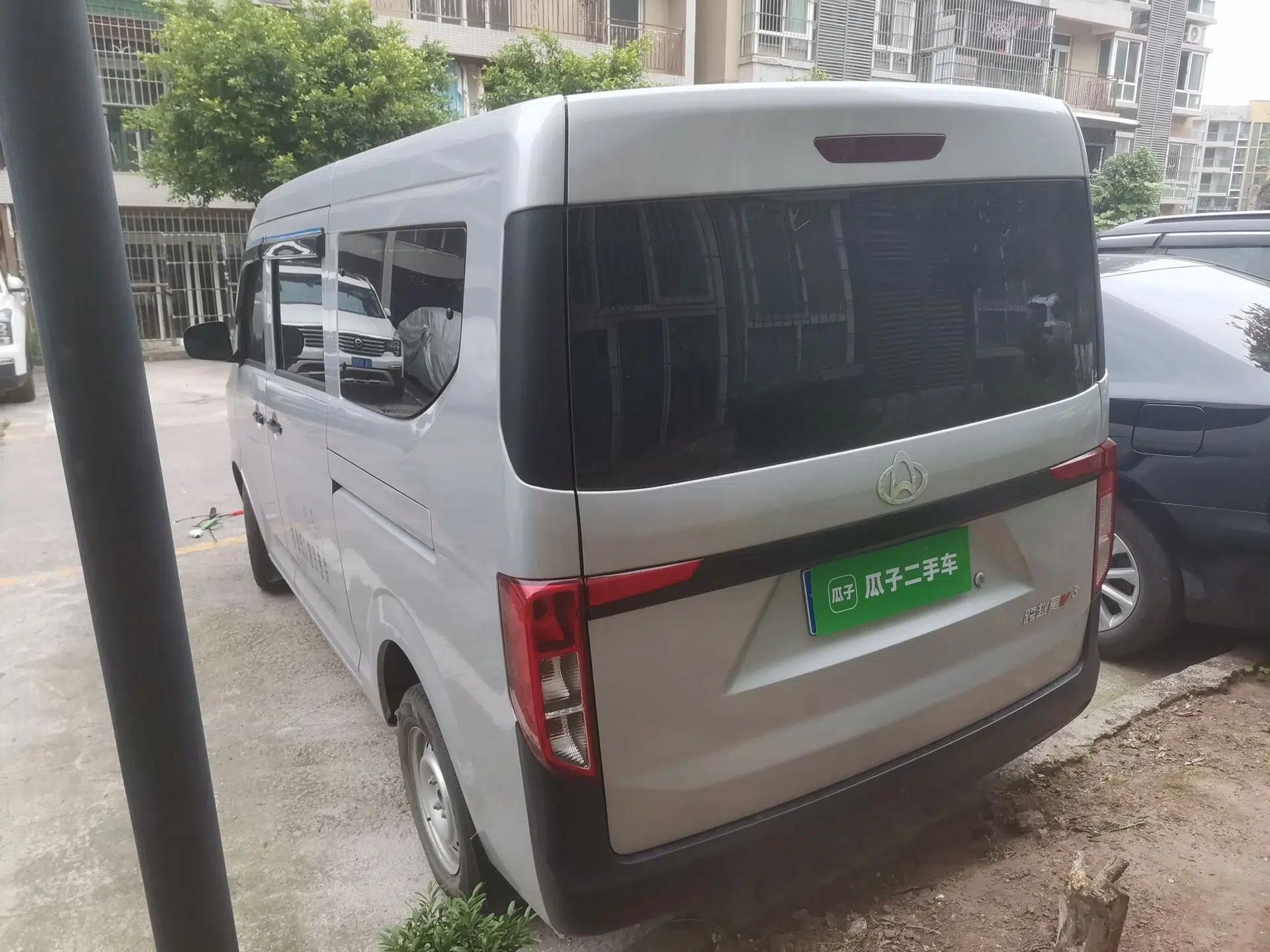 CHANGAN KUAYUE Xing V3 2023 1.3L Gasoline Standard Model 5-Seater Passenger Vehicle — миниатюра 4