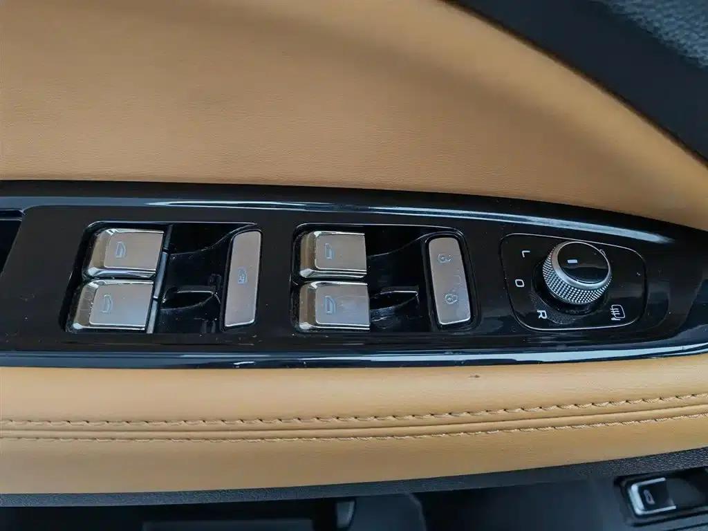 Xingyue New Energy 2019 400T Star Chaser: Pure Electric Range 56km — миниатюра 9
