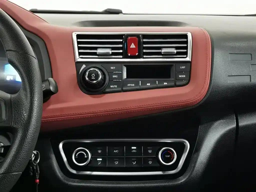 JAC iEV6E 2017 iEV6E Time Edition — миниатюра 12