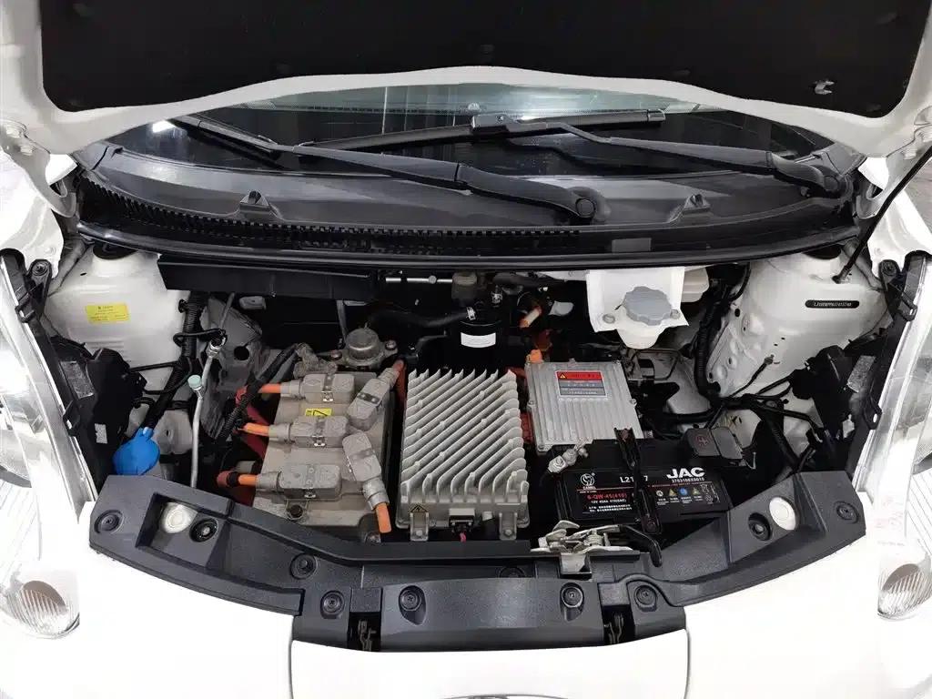 JAC iEV6E 2017 iEV6E Time Edition — миниатюра 6