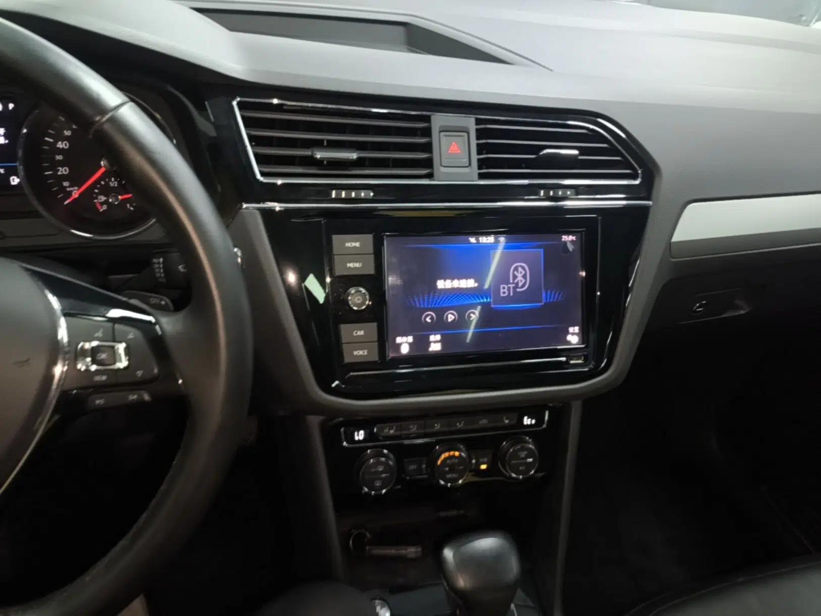 Volkswagen Tiguan L New Energy 2019 430 PHEV Hybrid Luxury Edition — миниатюра 16