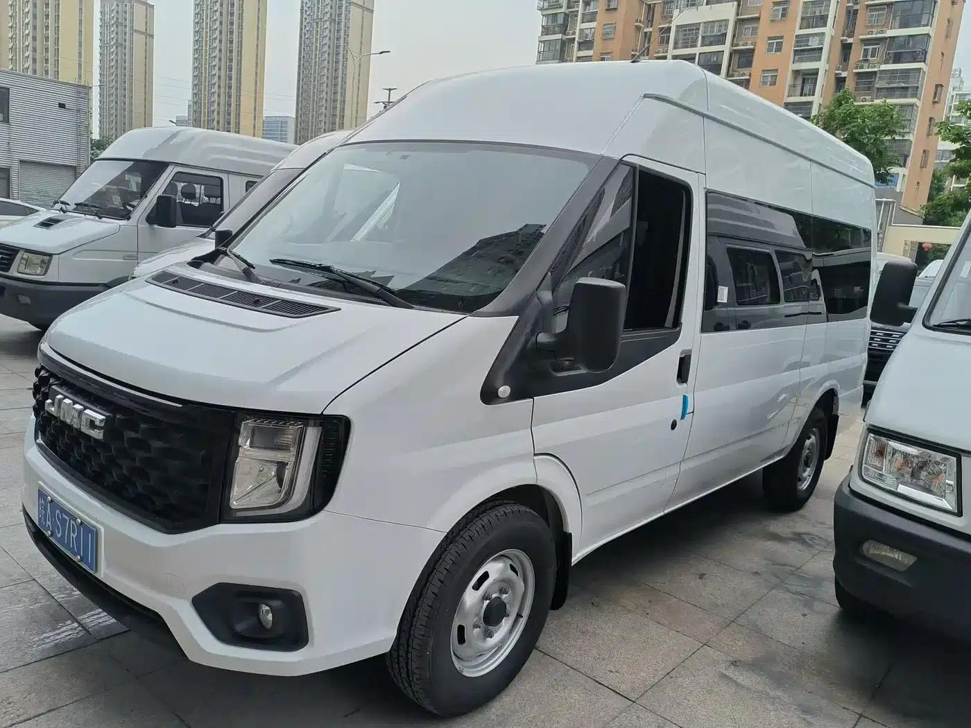 Jiangling Fushun 2025 2.0T 8AT Diesel Medium-Wheelbase High-Roof Commercial and Multi-Purpose Passenger Vehicle (7 Seats) — миниатюра 1