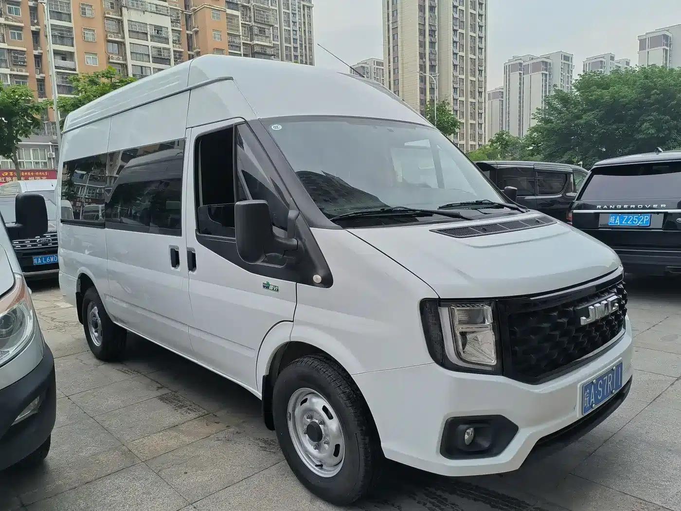 Jiangling Fushun 2025 2.0T 8AT Diesel Medium-Wheelbase High-Roof Commercial and Multi-Purpose Passenger Vehicle (7 Seats) — миниатюра 3