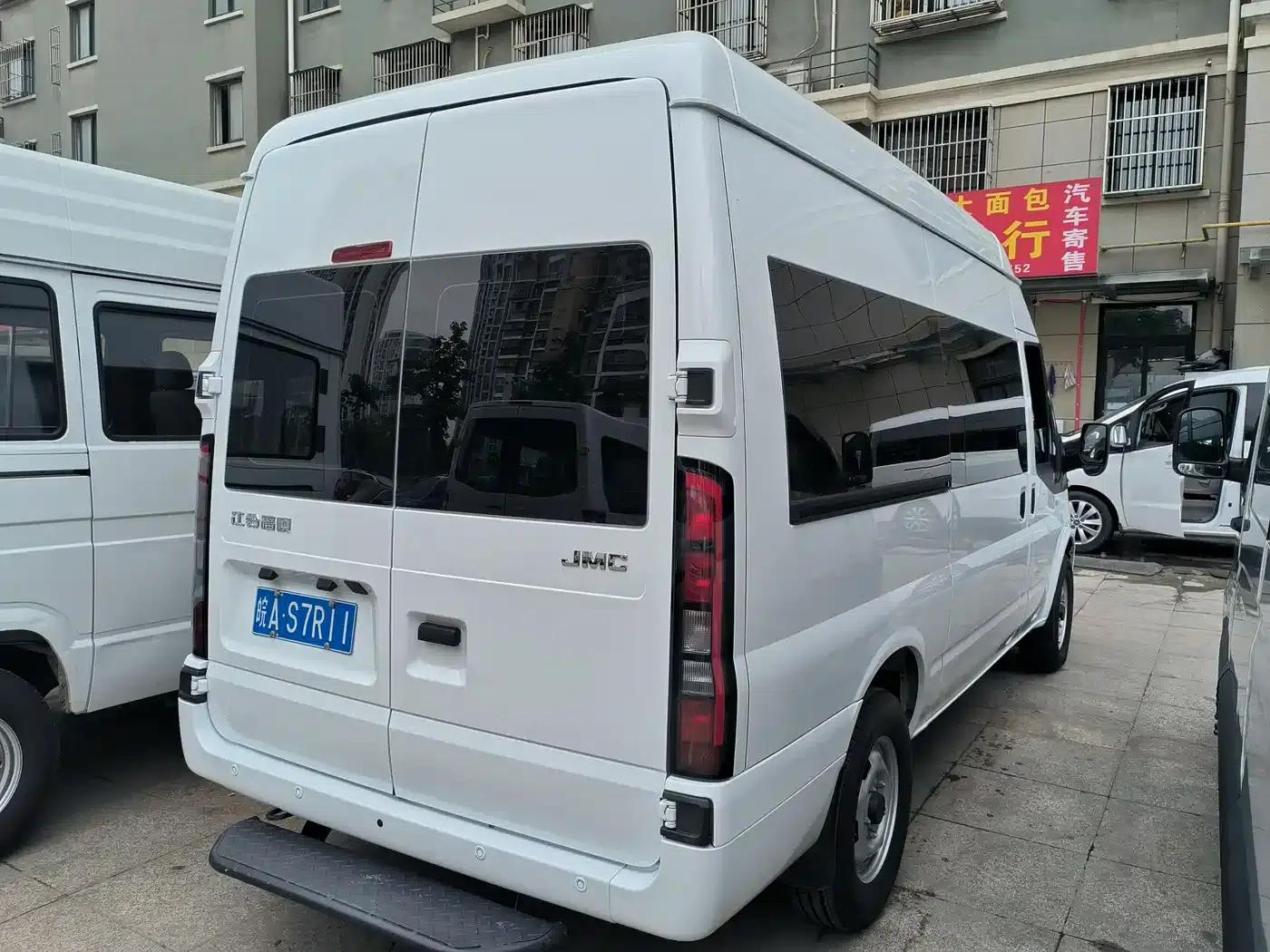 Jiangling Fushun 2025 2.0T 8AT Diesel Medium-Wheelbase High-Roof Commercial and Multi-Purpose Passenger Vehicle (7 Seats) — миниатюра 8
