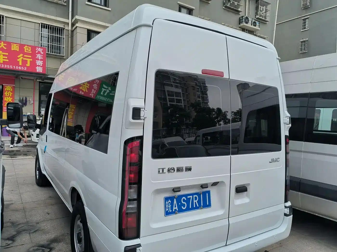Jiangling Fushun 2025 2.0T 8AT Diesel Medium-Wheelbase High-Roof Commercial and Multi-Purpose Passenger Vehicle (7 Seats) — миниатюра 9