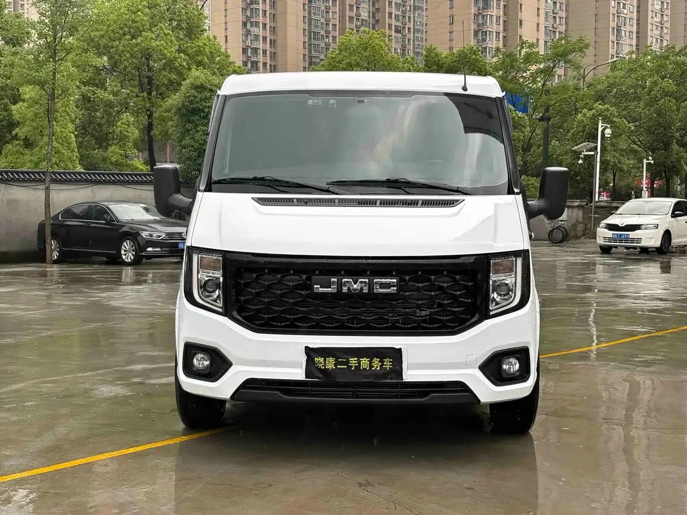 Jiangling Fushun 2025 2.0T 8AT Diesel Short Wheelbase Low Roof Commercial Multi-purpose Passenger Vehicle, 5/6 Seats, Double Tailgate — миниатюра 2