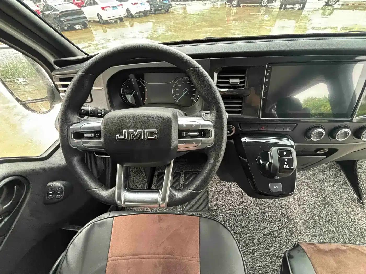 Jiangling Fushun 2025 2.0T 8AT Diesel Short Wheelbase Low Roof Commercial Multi-purpose Passenger Vehicle, 5/6 Seats, Double Tailgate — миниатюра 6