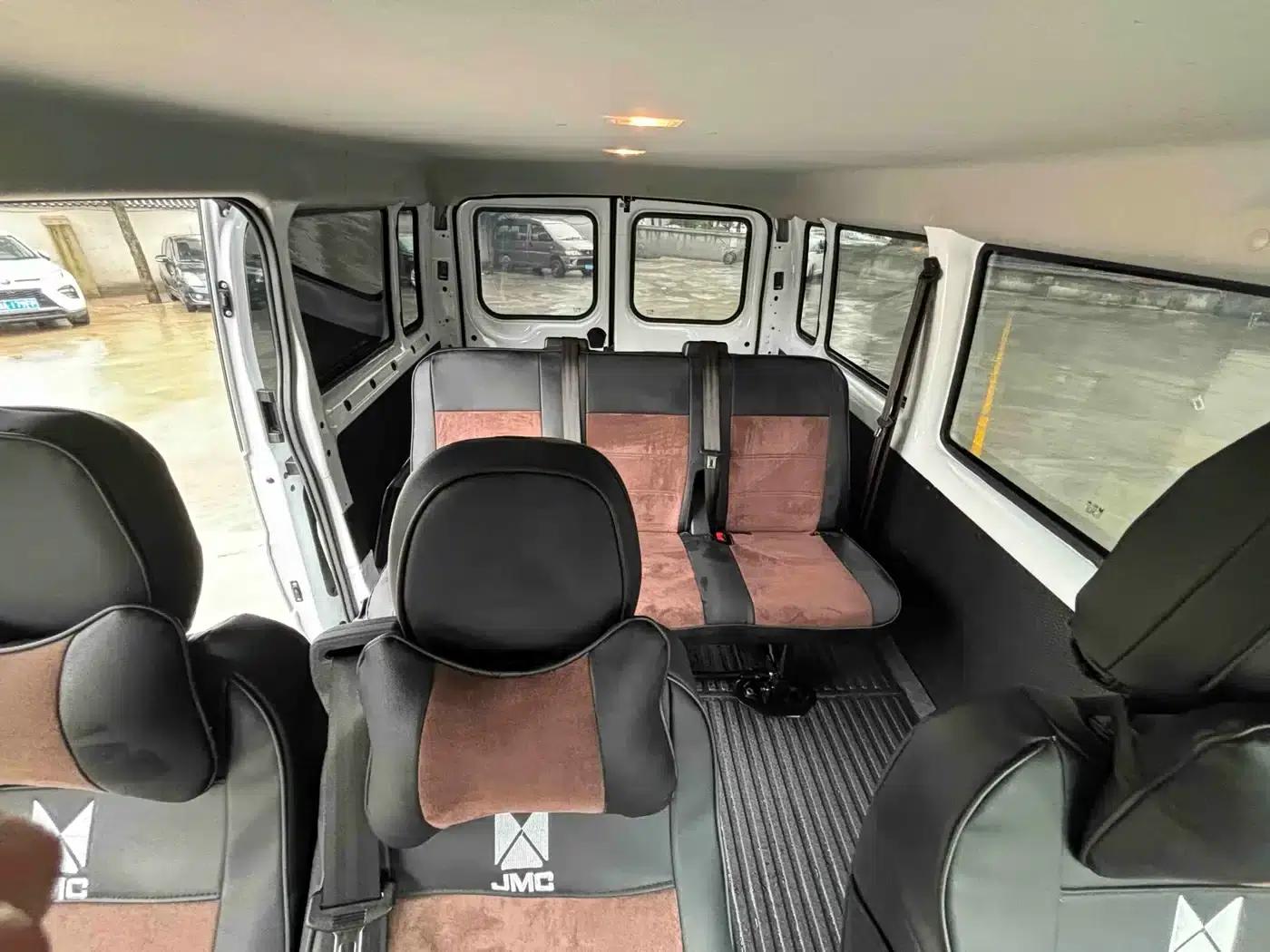Jiangling Fushun 2025 2.0T 8AT Diesel Short Wheelbase Low Roof Commercial Multi-purpose Passenger Vehicle, 5/6 Seats, Double Tailgate — миниатюра 7