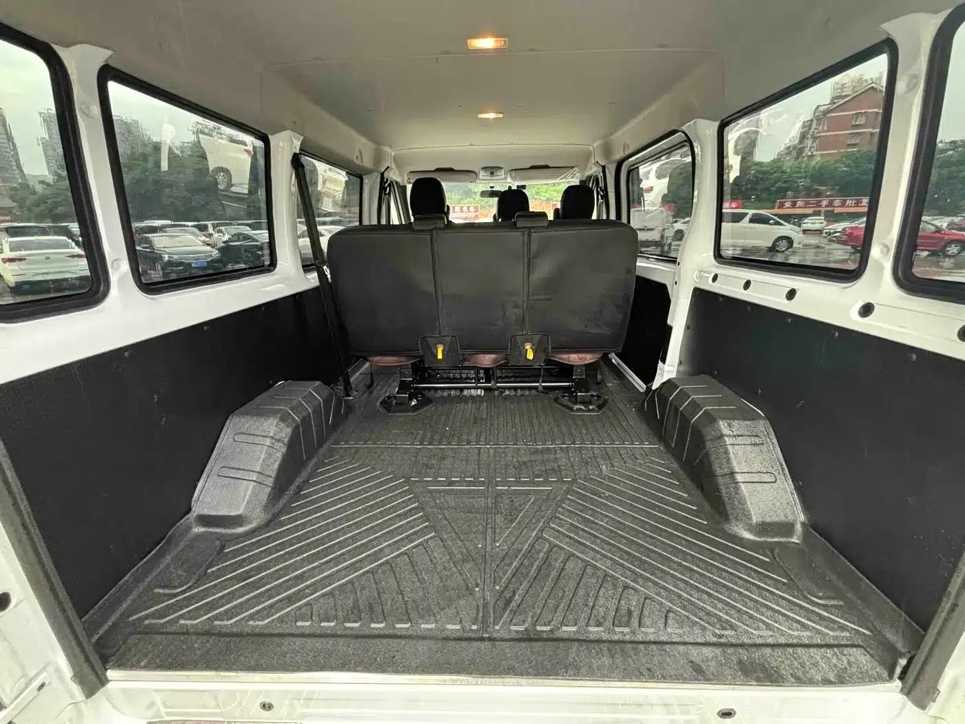 Jiangling Fushun 2025 2.0T 8AT Diesel Short Wheelbase Low Roof Commercial Multi-purpose Passenger Vehicle, 5/6 Seats, Double Tailgate — миниатюра 10