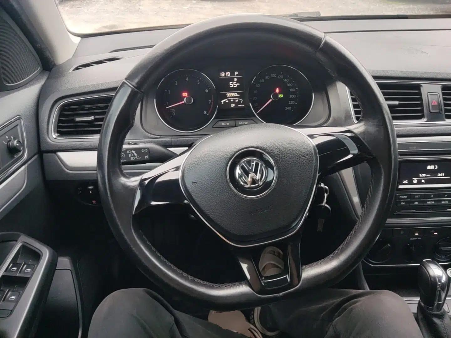 Volkswagen Gran Lavida 2015 1.6L Automatic Comfort Edition — миниатюра 13