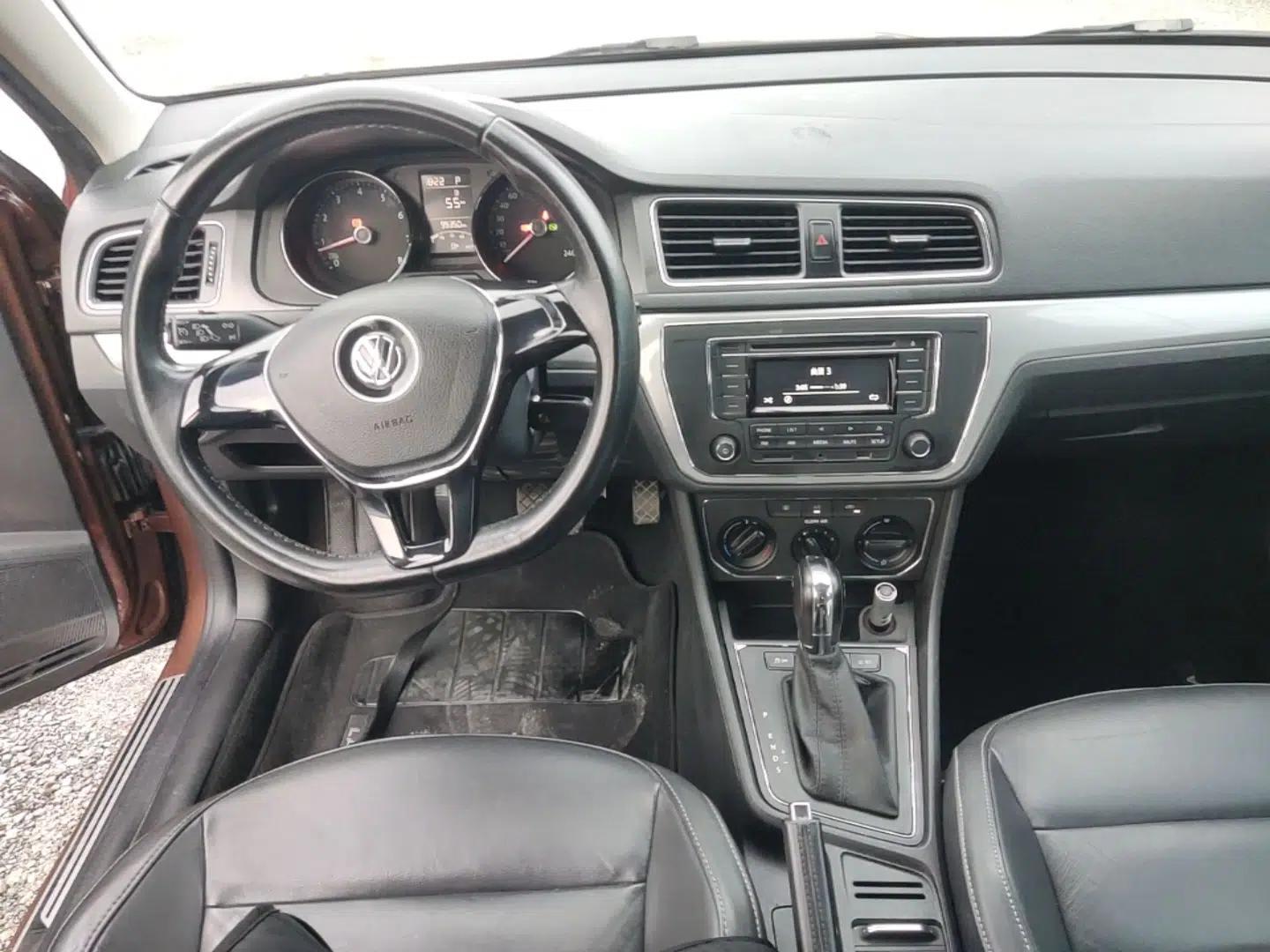 Volkswagen Gran Lavida 2015 1.6L Automatic Comfort Edition — миниатюра 15