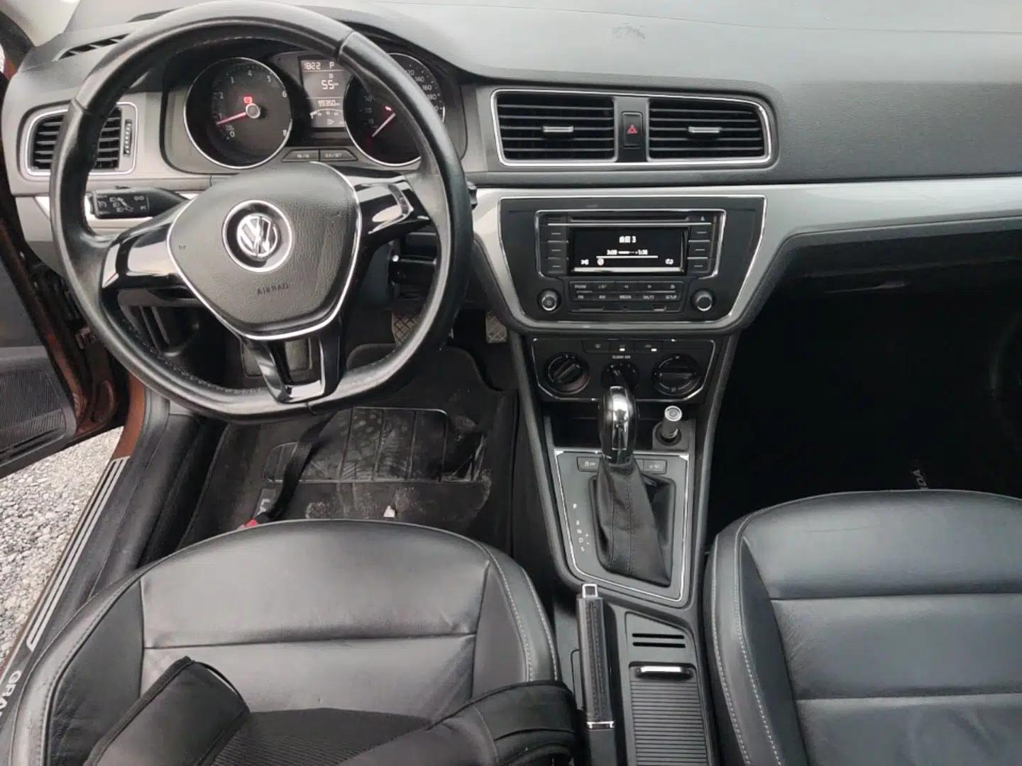 Volkswagen Gran Lavida 2015 1.6L Automatic Comfort Edition — миниатюра 16