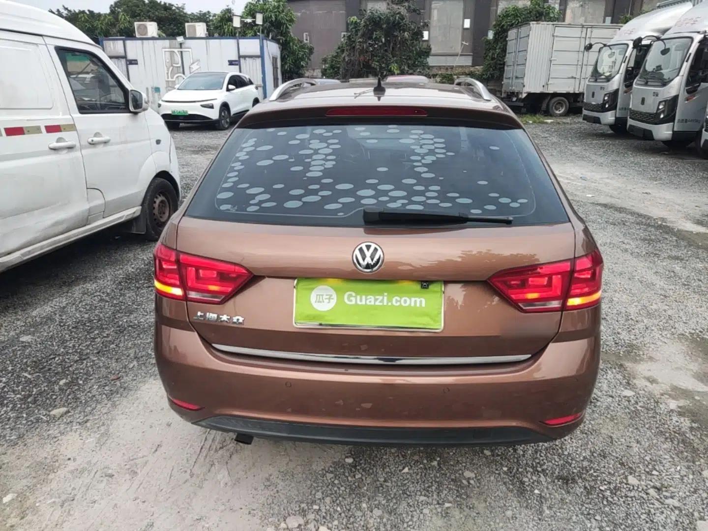 Volkswagen Gran Lavida 2015 1.6L Automatic Comfort Edition — миниатюра 3