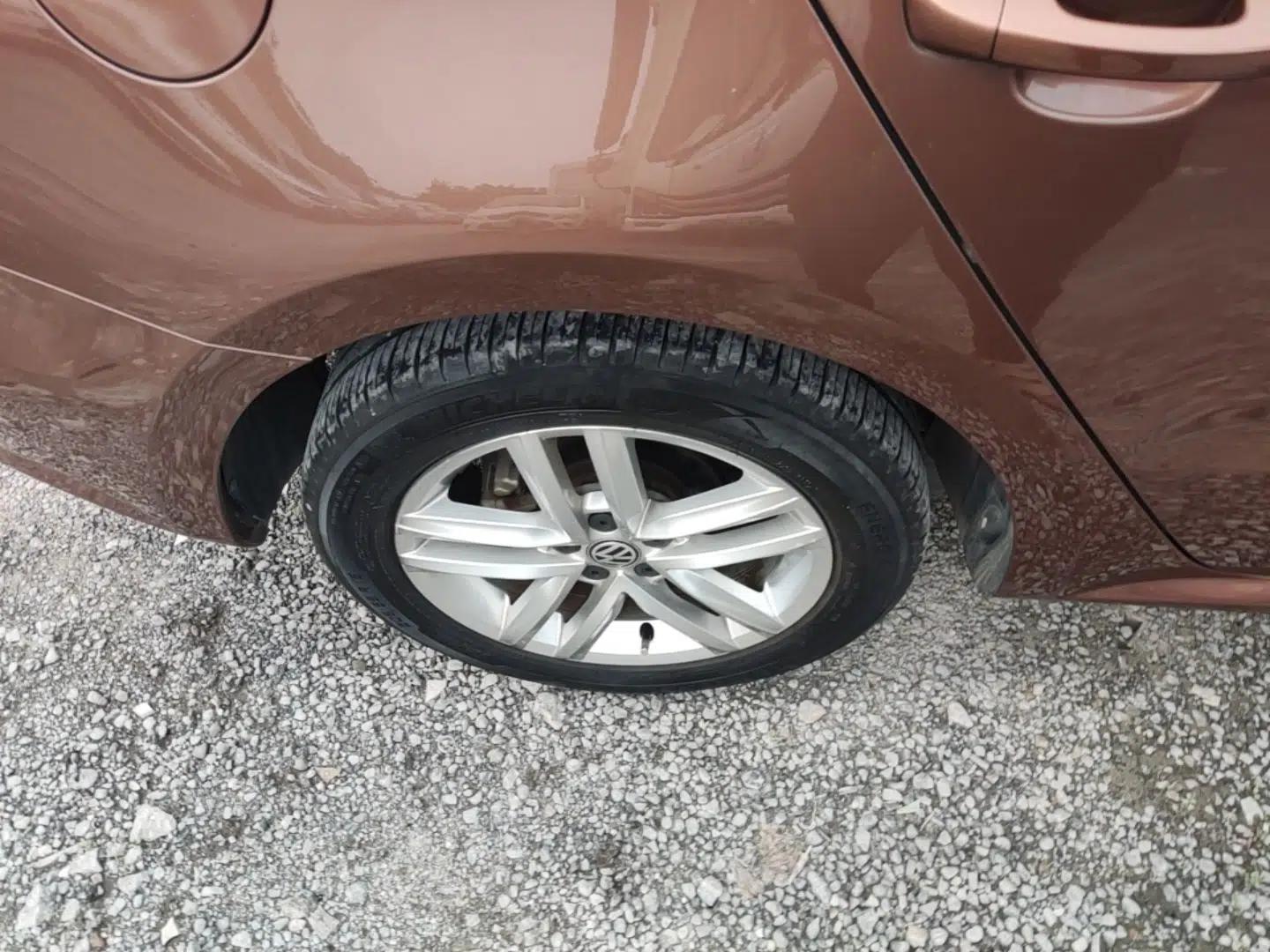 Volkswagen Gran Lavida 2015 1.6L Automatic Comfort Edition — миниатюра 10