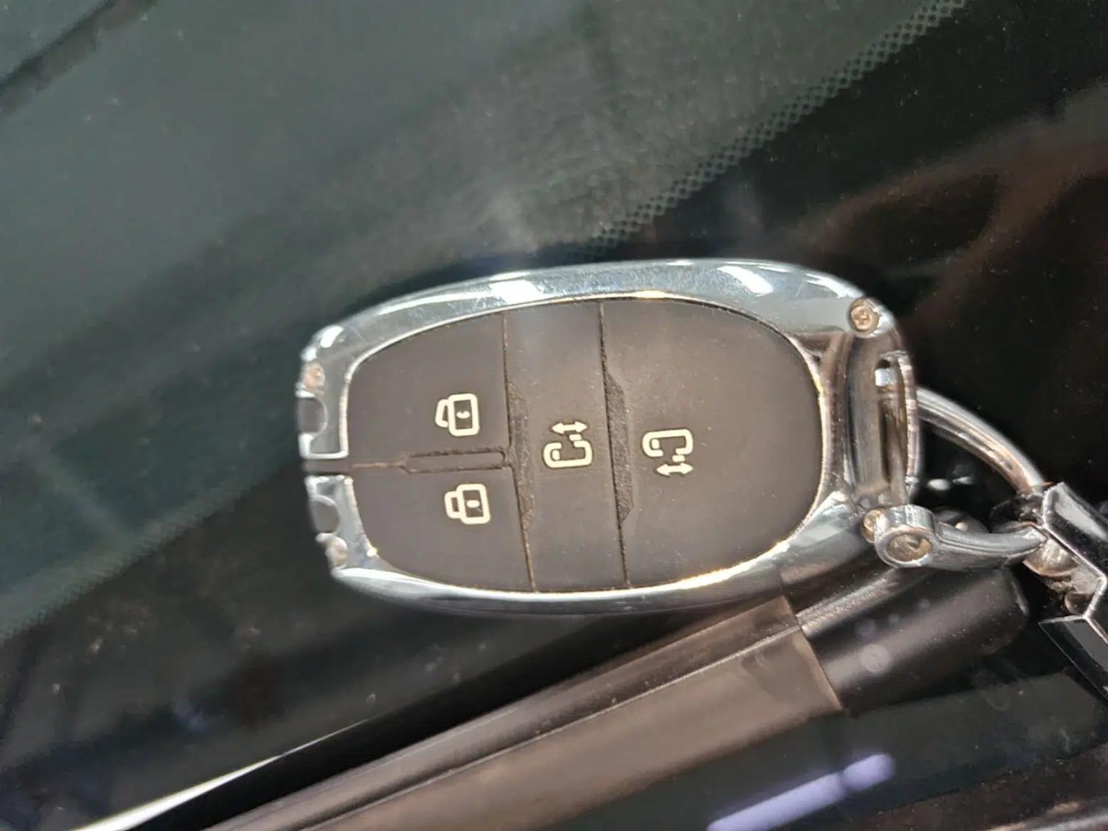 SAIC MAXUS G20 2023 Facelift PLUS 2.0T Diesel Automatic Luxury Edition — миниатюра 22