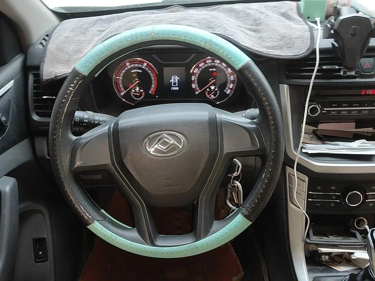 SAIC MAXUS T60 2020 2.0T Diesel Manual Two-Wheel Drive High-Ride Pioneer Edition Standard Cab China VI — миниатюра 11