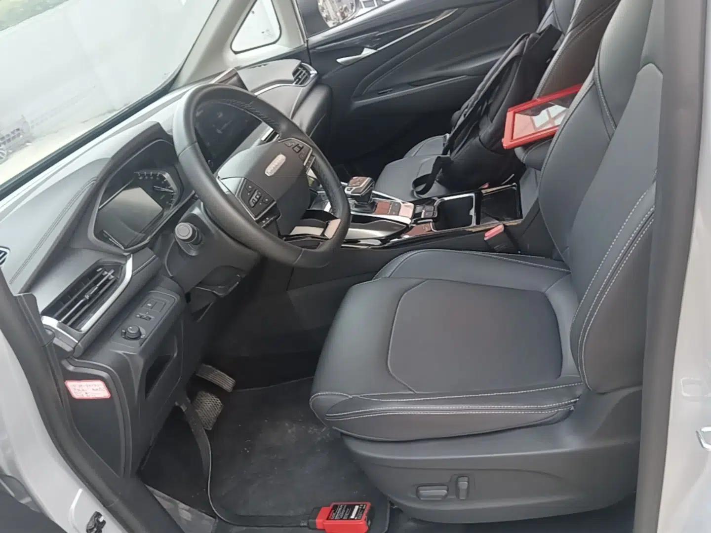 SAIC MAXUS Dajia 5 2024 Restyled 1.3T Plug-in Enjoyment Version 7 Seats — миниатюра 18