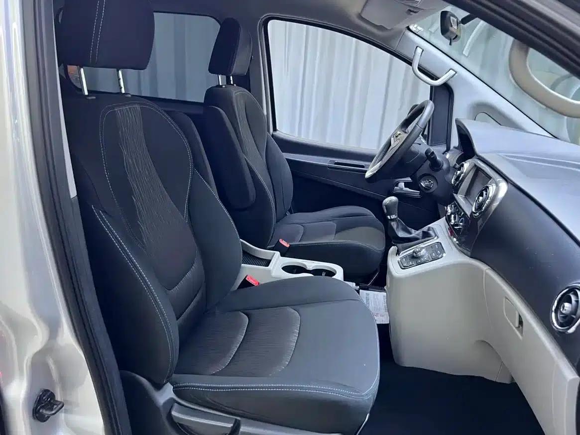 Refine M3 2019 IKEA Edition 1.8L Luxury Smart Model — миниатюра 11