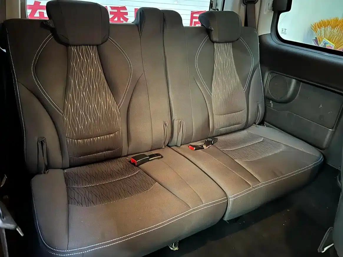Refine M3 2019 IKEA Edition 1.8L Luxury Smart Model — миниатюра 14