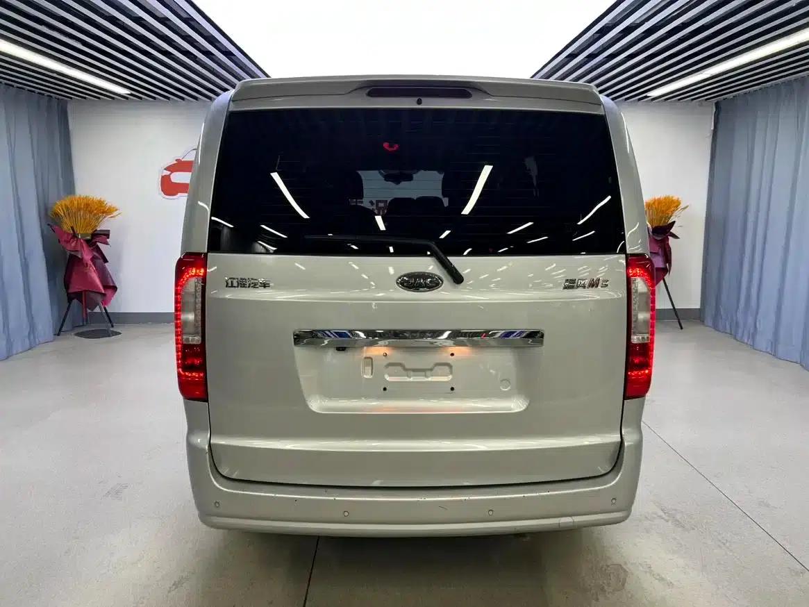 Refine M3 2019 IKEA Edition 1.8L Luxury Smart Model — миниатюра 19