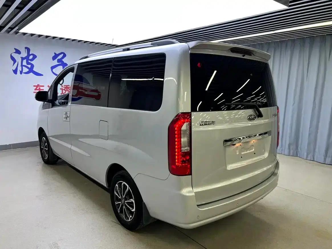Refine M3 2019 IKEA Edition 1.8L Luxury Smart Model — миниатюра 20