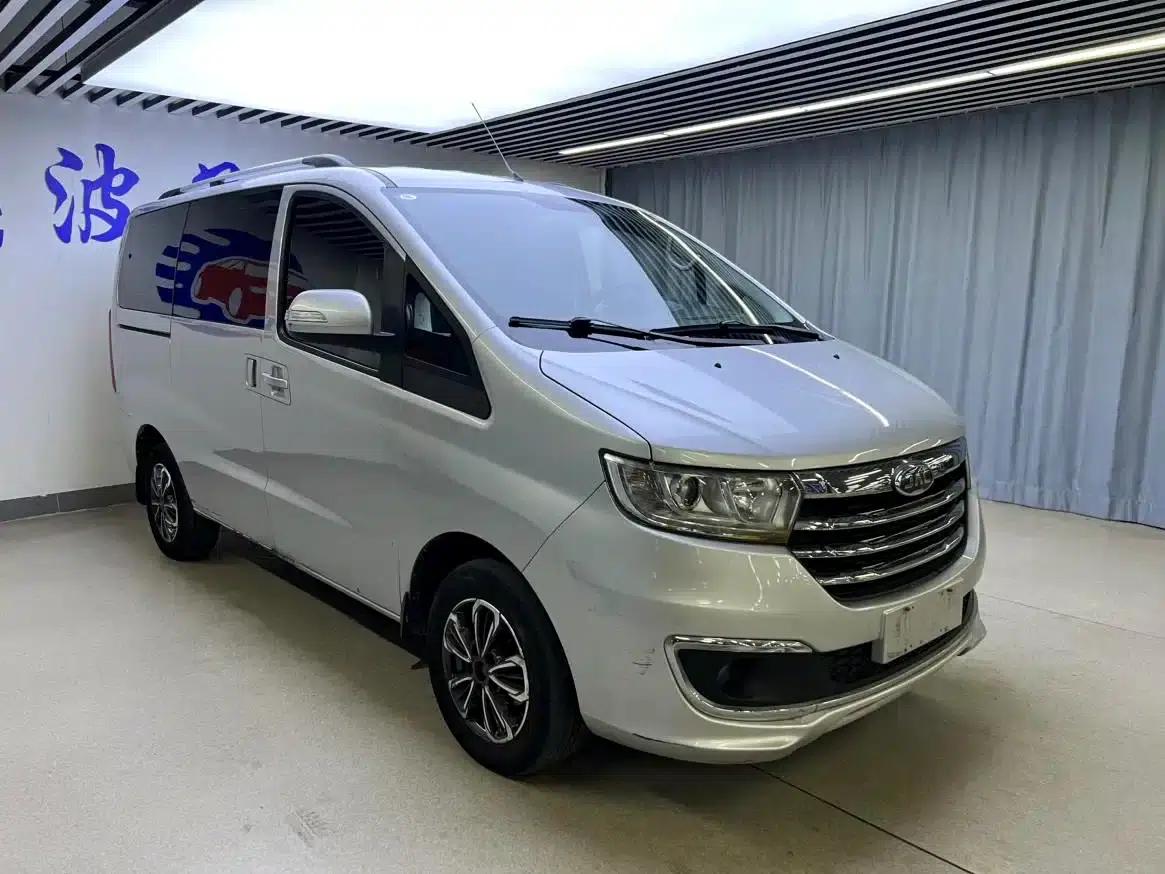 Refine M3 2019 IKEA Edition 1.8L Luxury Smart Model — миниатюра 3