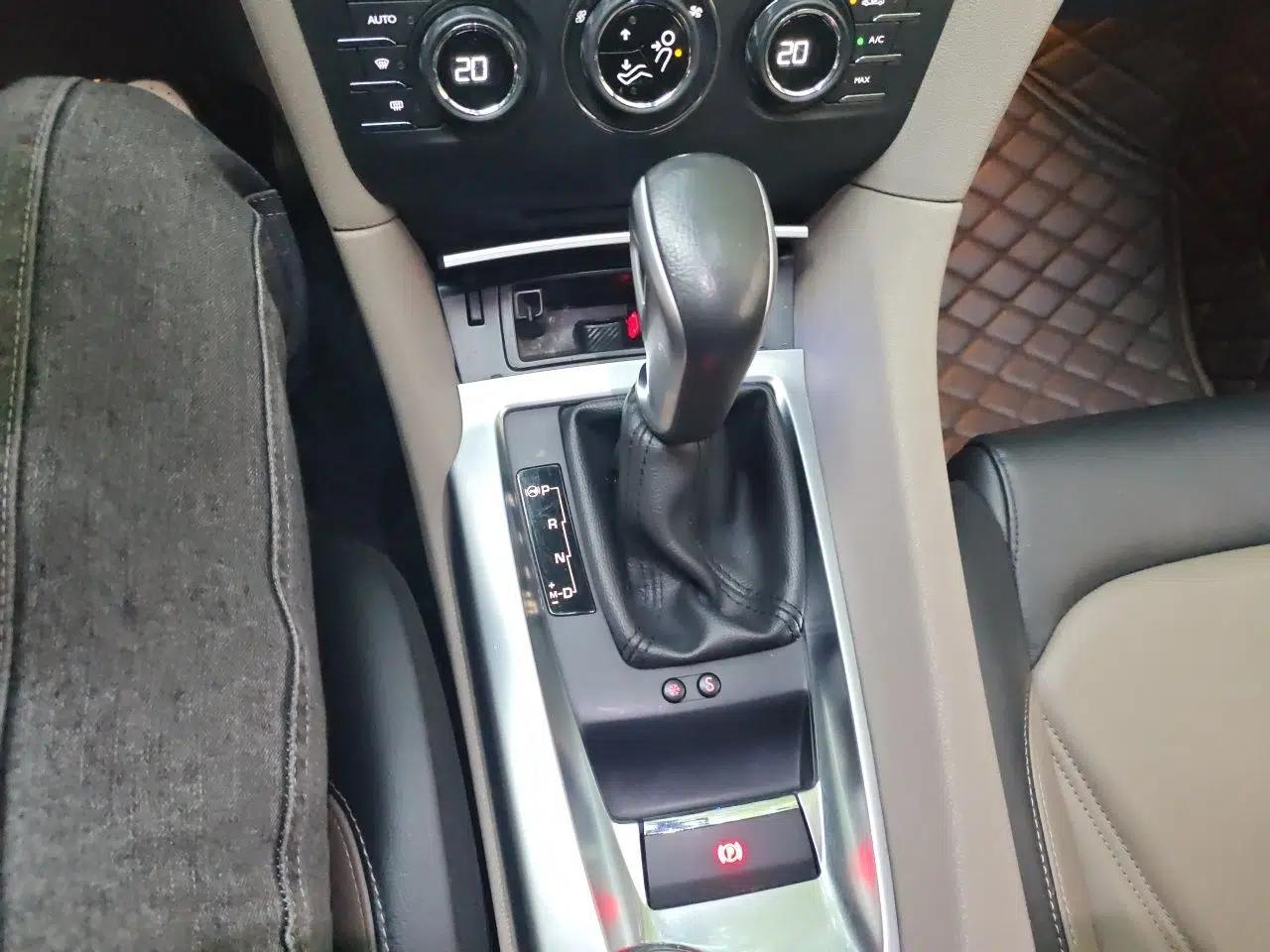 DS 6 2014 1.6T Luxury Edition THP160 — миниатюра 15