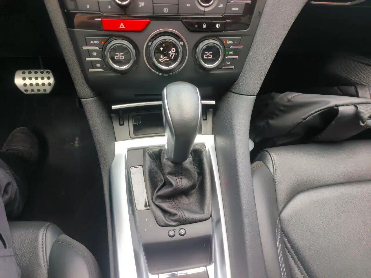 DS 6 2014 1.6T Luxury Edition THP200 — миниатюра 15