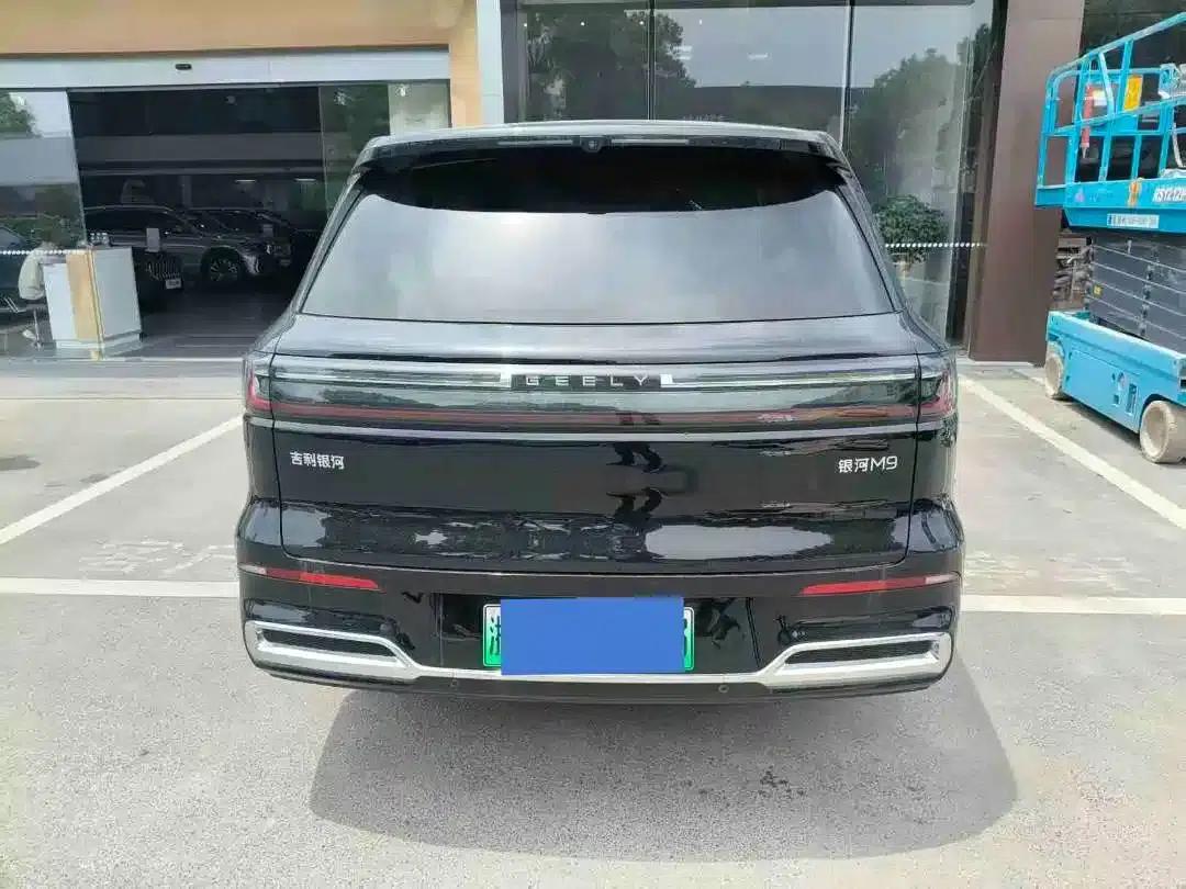 Galaxy M9 2025 210km/h AWD Navigator Edition — миниатюра 4