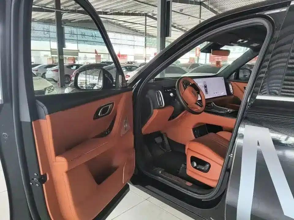 Galaxy M9 2025 210km/h AWD Navigator Edition — миниатюра 4