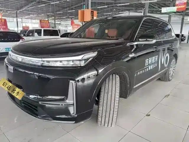 Galaxy M9 2025 210km/h AWD Navigator Edition