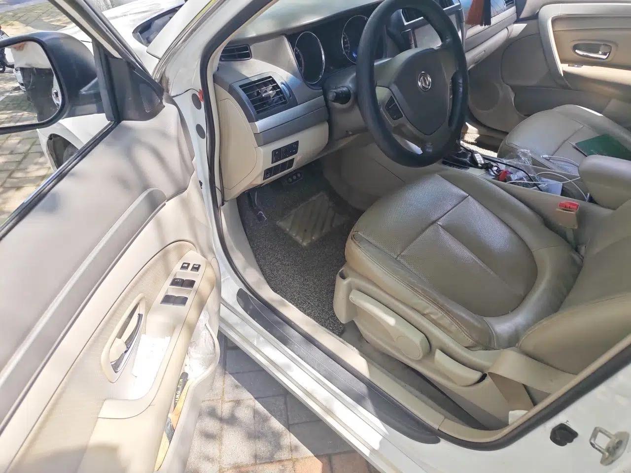 Dongfeng Aeolus A60 2014 1.6L Automatic Prestige Model — миниатюра 17