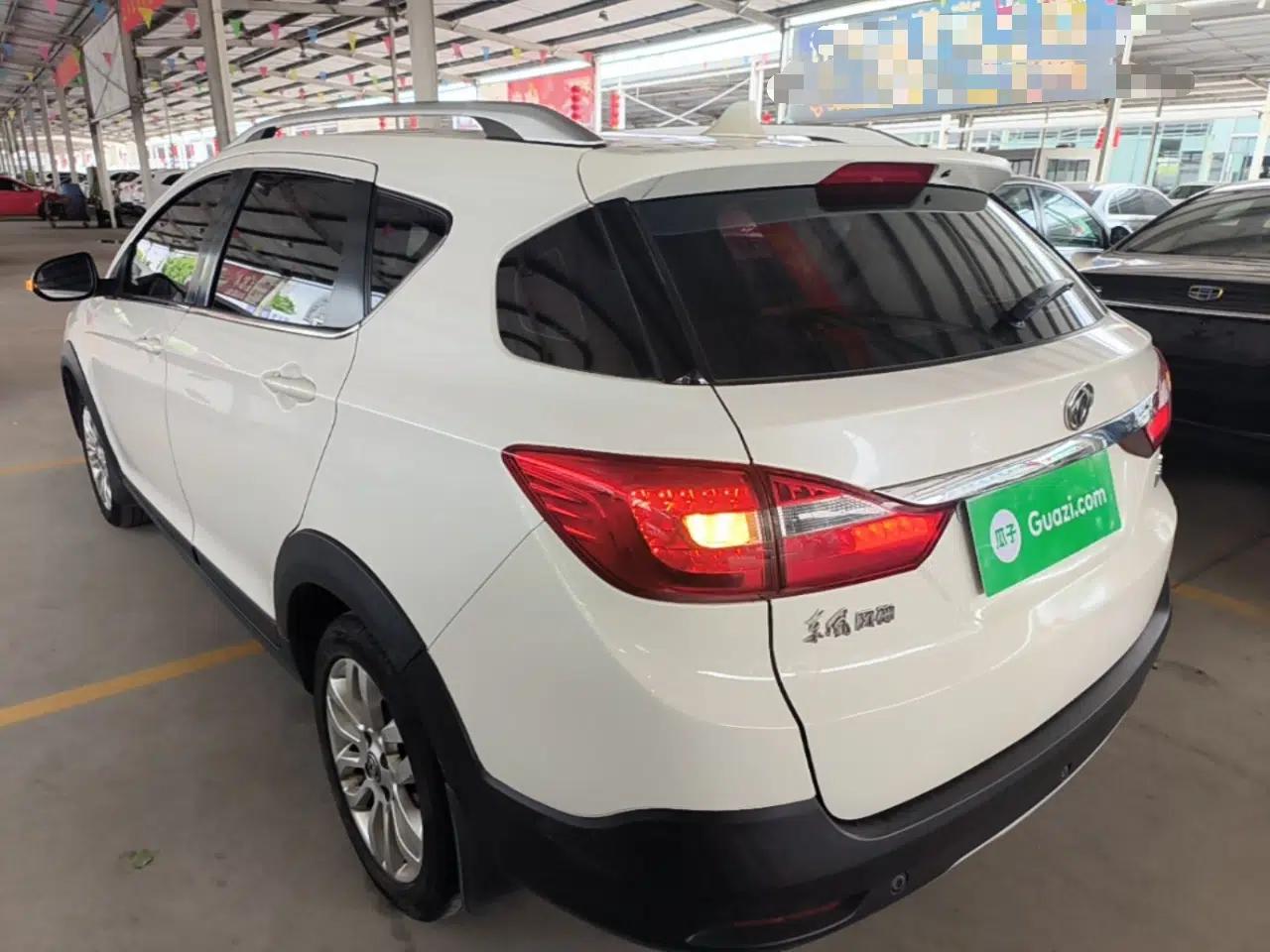 Dongfeng Aeolus AX3 2016 1.5L Manual Shangkue Model — миниатюра 7