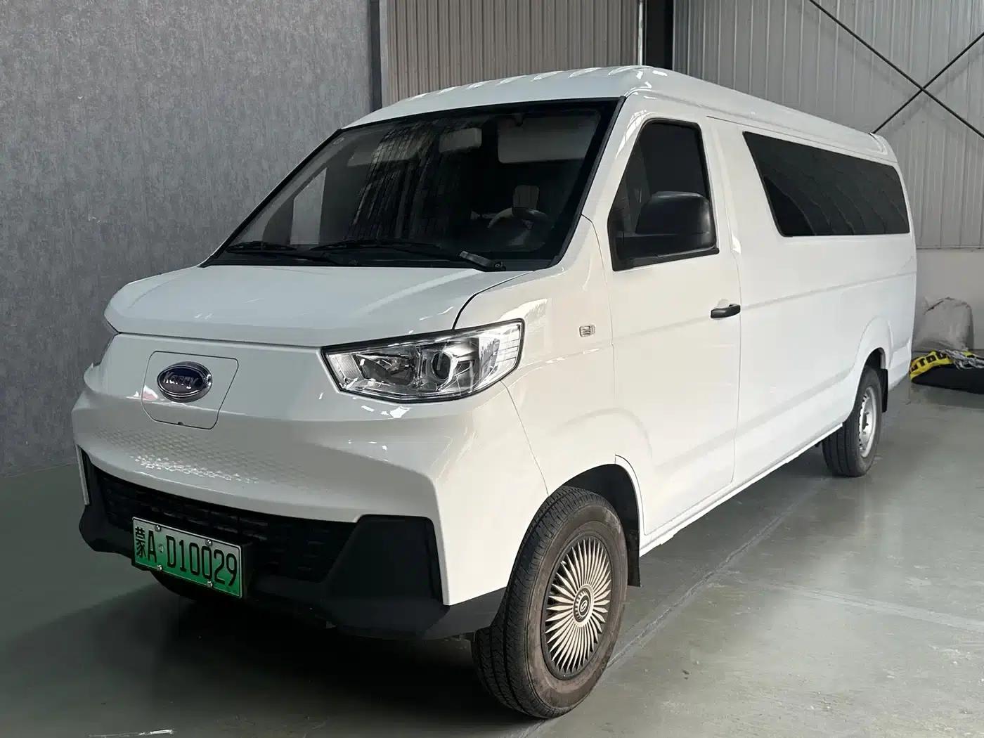 Yangtze Finless Porpoise E7 2025 Entrepreneur Edition, 41.86kWh, 6-seater — миниатюра 1