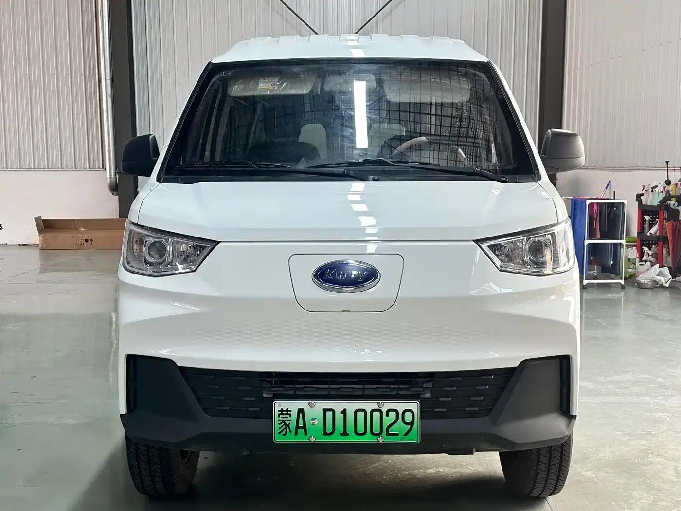 Yangtze Finless Porpoise E7 2025 Entrepreneur Edition, 41.86kWh, 6-seater — миниатюра 2