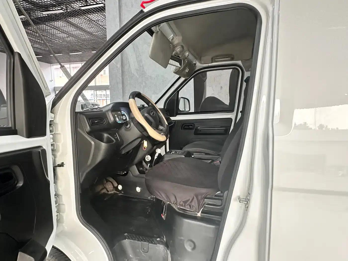 Yangtze Finless Porpoise E7 2025 Entrepreneur Edition, 41.86kWh, 6-seater — миниатюра 15