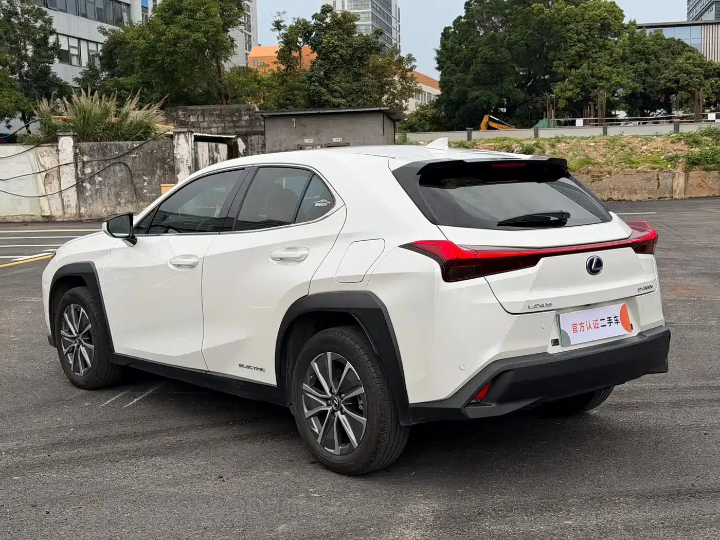 Lexus UX PHEV 2020 300e Pure Enjoyment Edition — миниатюра 12