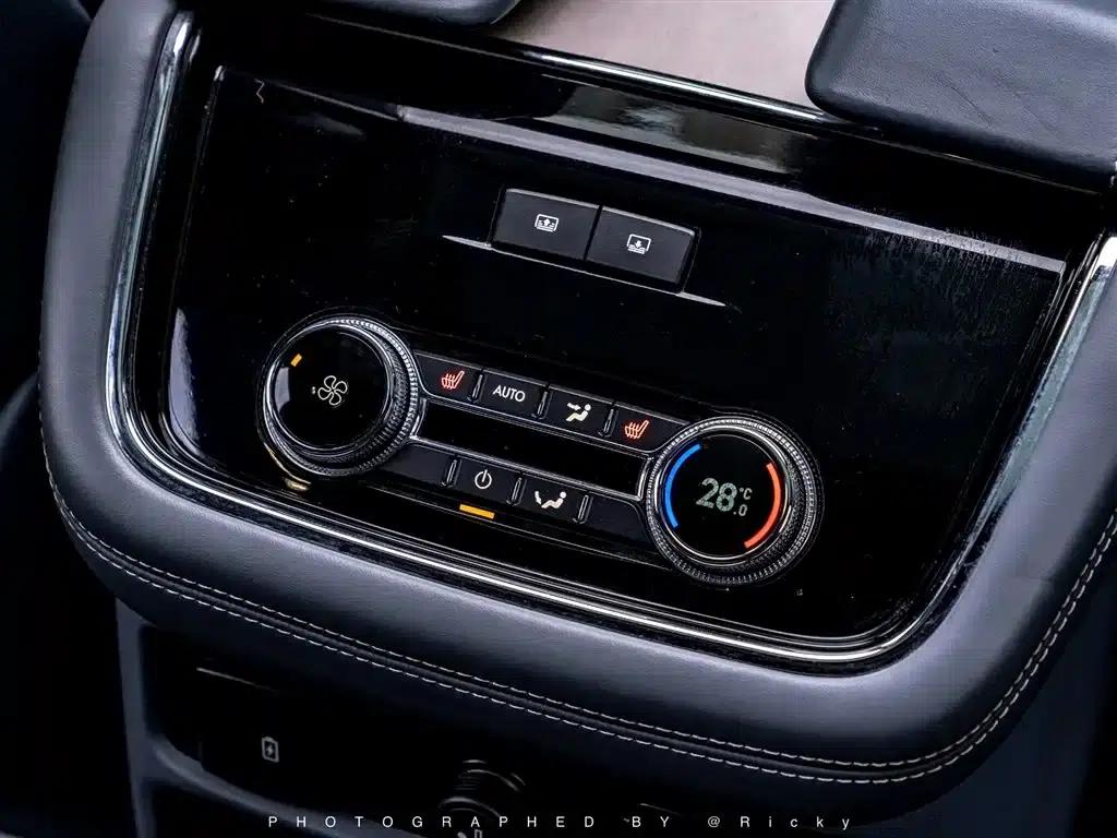 Navigator 2020 3.5T Presidential Series — миниатюра 12