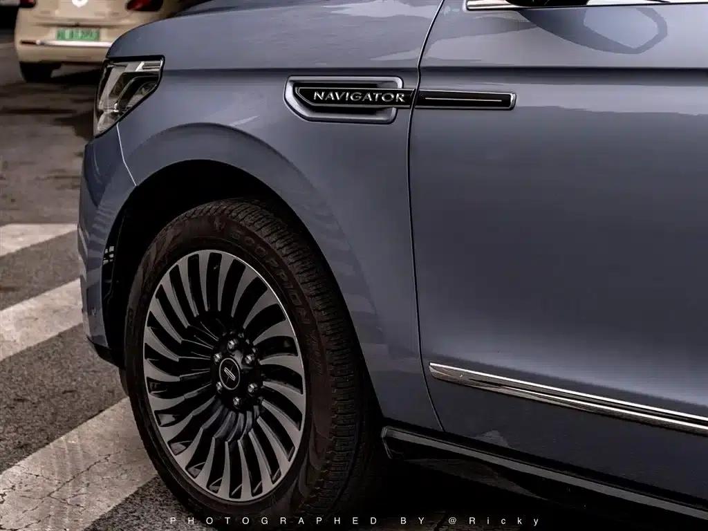Navigator 2020 3.5T Presidential Series — миниатюра 16