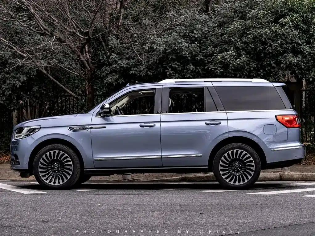 Navigator 2020 3.5T Presidential Series — миниатюра 3