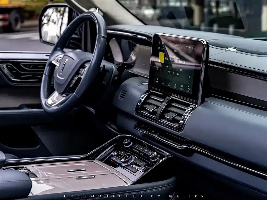 Navigator 2020 3.5T Presidential Series — миниатюра 5