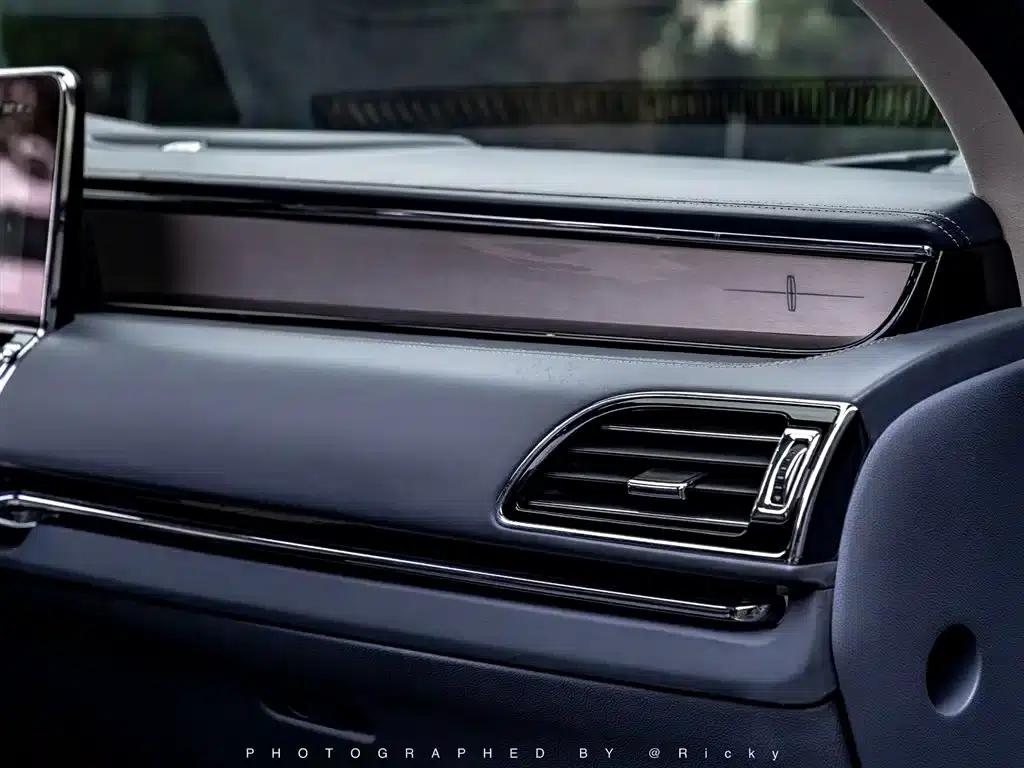 Navigator 2020 3.5T Presidential Series — миниатюра 10