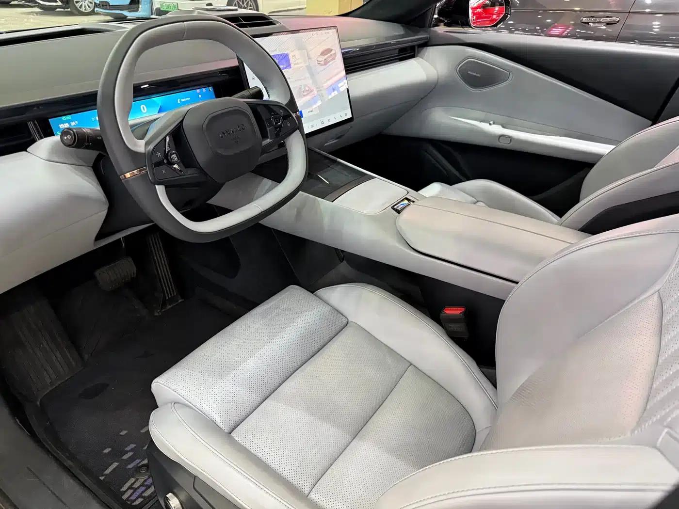 Lynk & Co Z10 2024 Model 95kWh 702km AWD Intelligent Driving Ultra — миниатюра 17