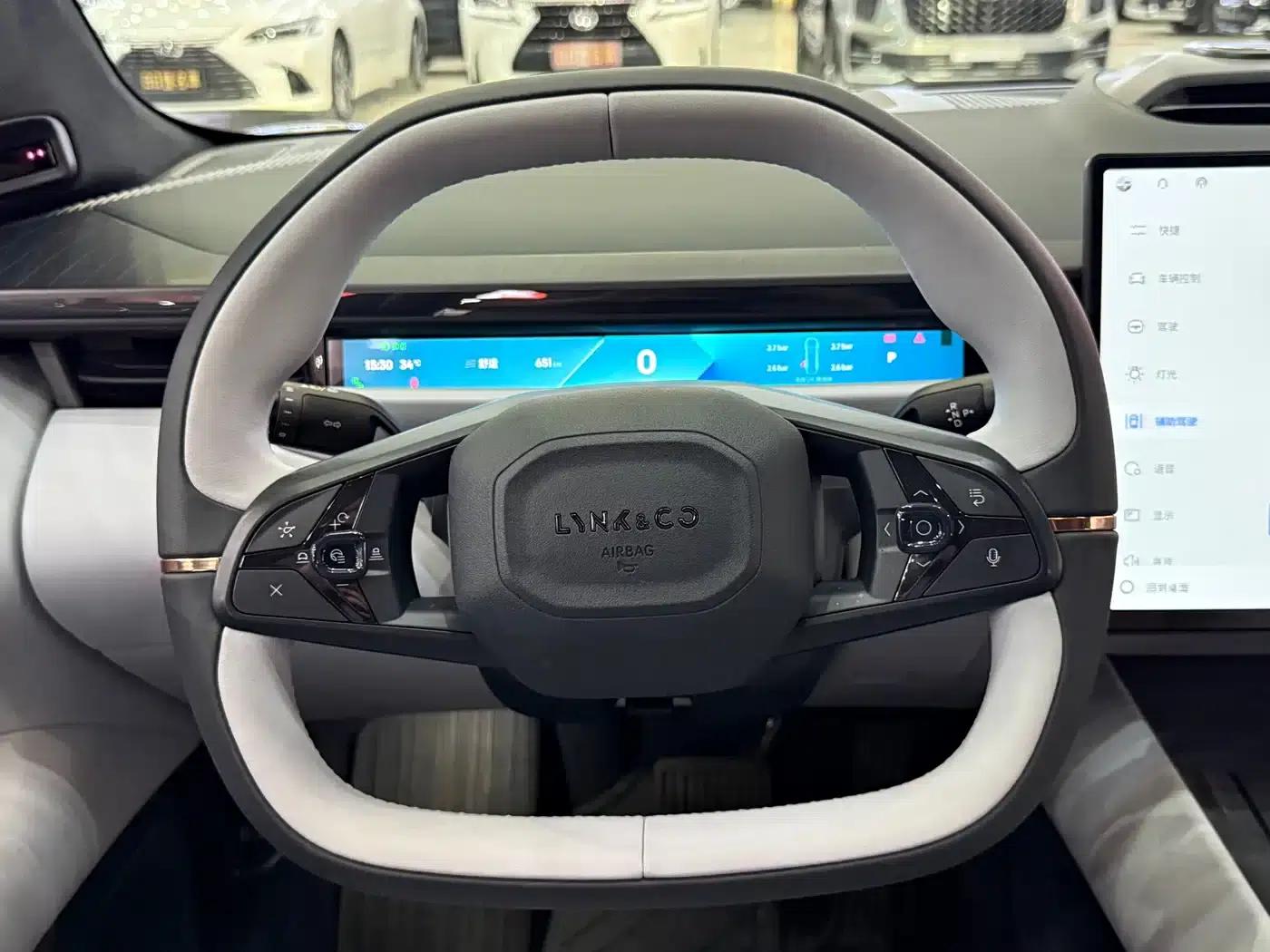 Lynk & Co Z10 2024 Model 95kWh 702km AWD Intelligent Driving Ultra — миниатюра 23