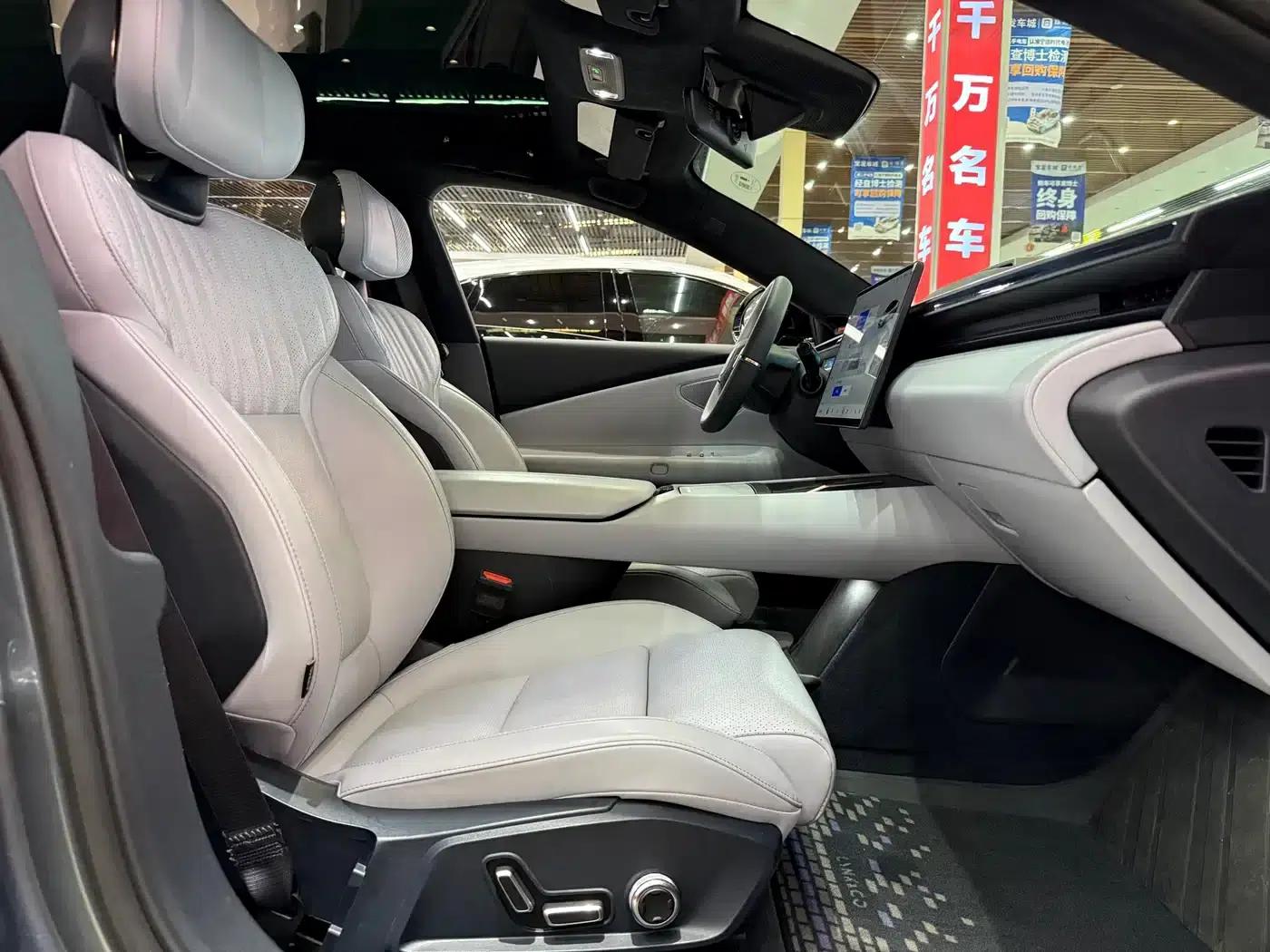 Lynk & Co Z10 2024 Model 95kWh 702km AWD Intelligent Driving Ultra — миниатюра 28
