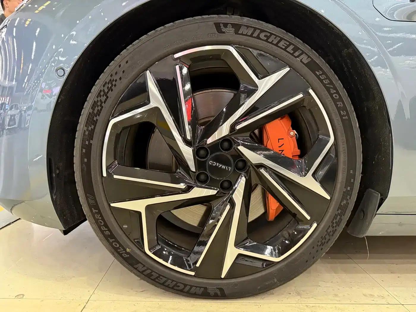 Lynk & Co Z10 2024 Model 95kWh 702km AWD Intelligent Driving Ultra — миниатюра 6